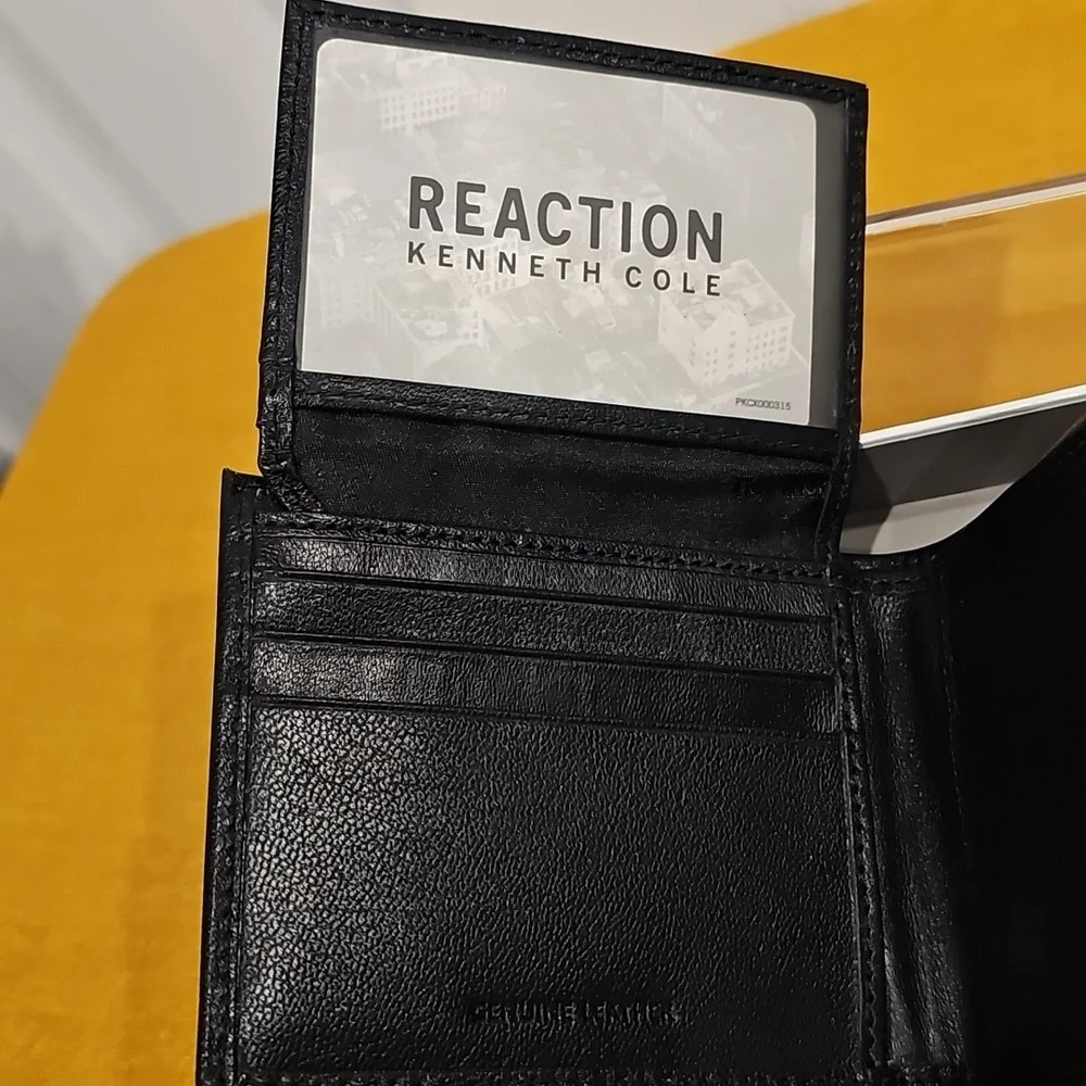 Kenneth Cole Reaction Black Leather Wallet - NIB